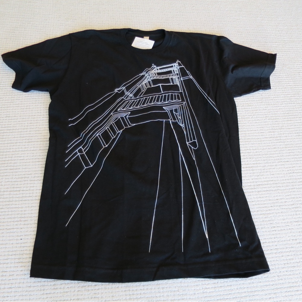 American Apparel Golden Gate Bridge T-Shirt Stylish Tower Sketch Design